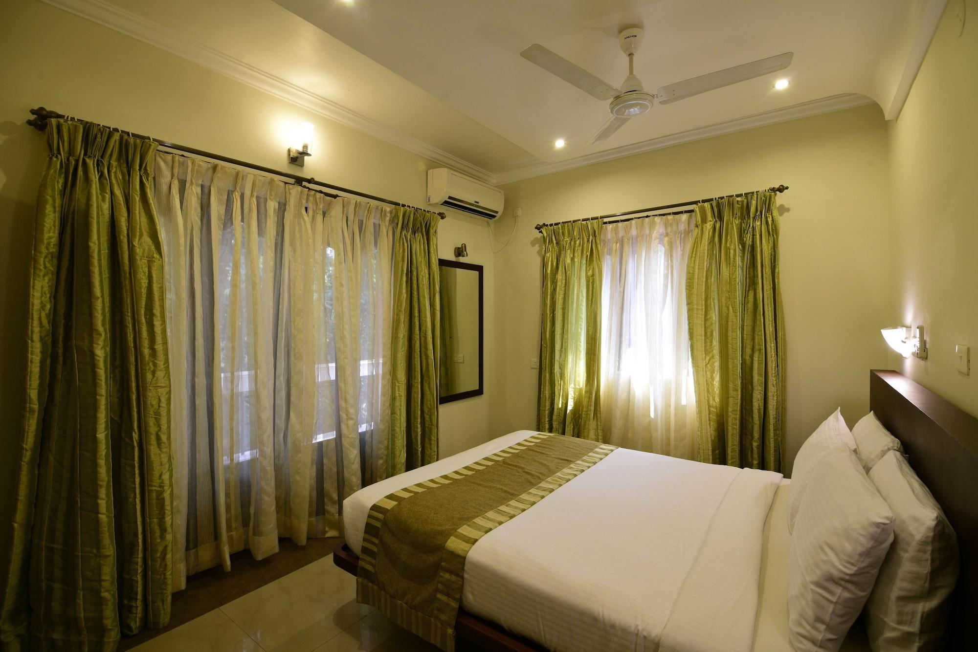 Crystal By Morpho, Goa Villagio Resort Betalbatim Bagian luar foto