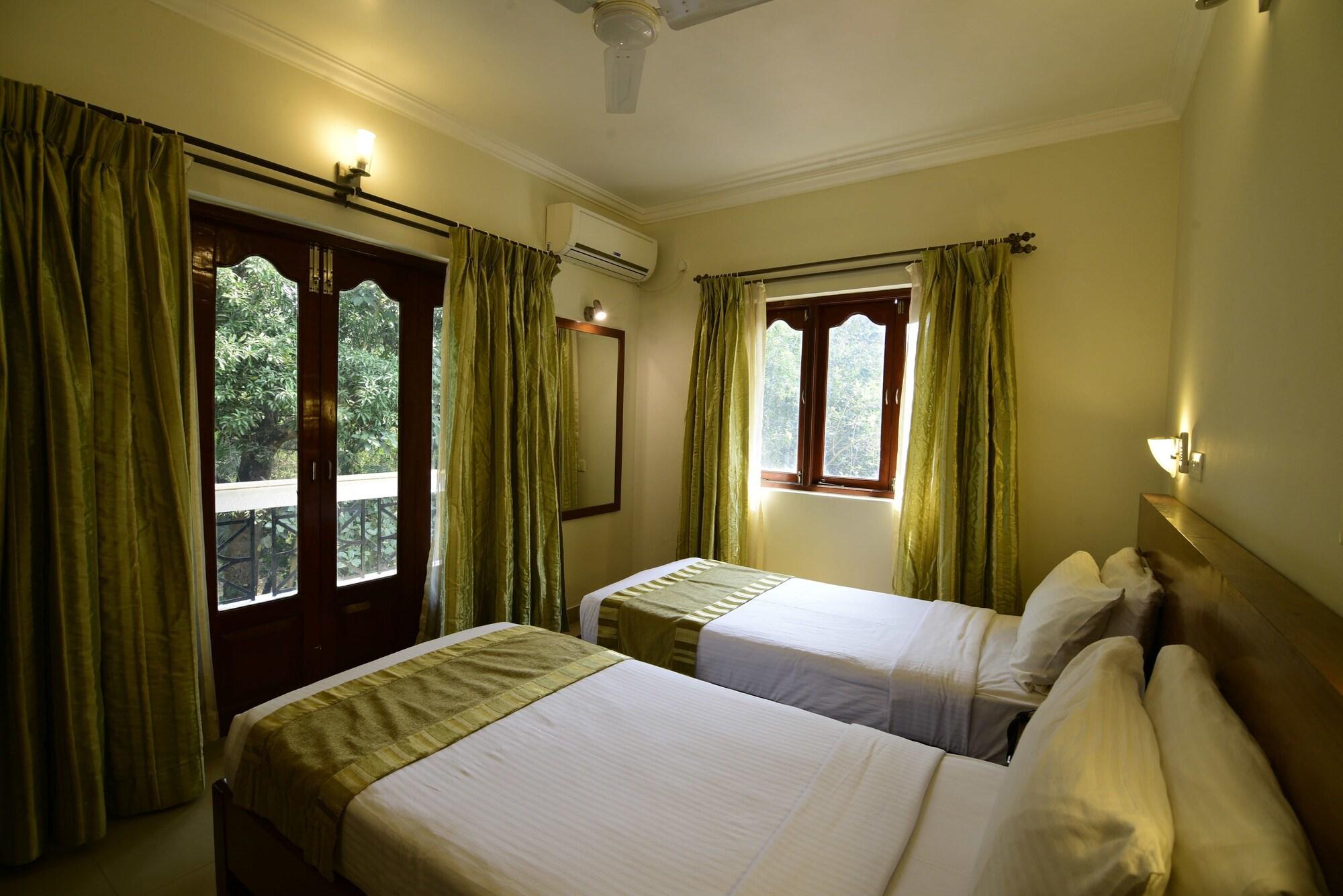 Crystal By Morpho, Goa Villagio Resort Betalbatim Bagian luar foto