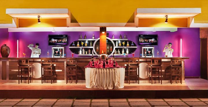 Crystal By Morpho, Goa Villagio Resort Betalbatim Bagian luar foto