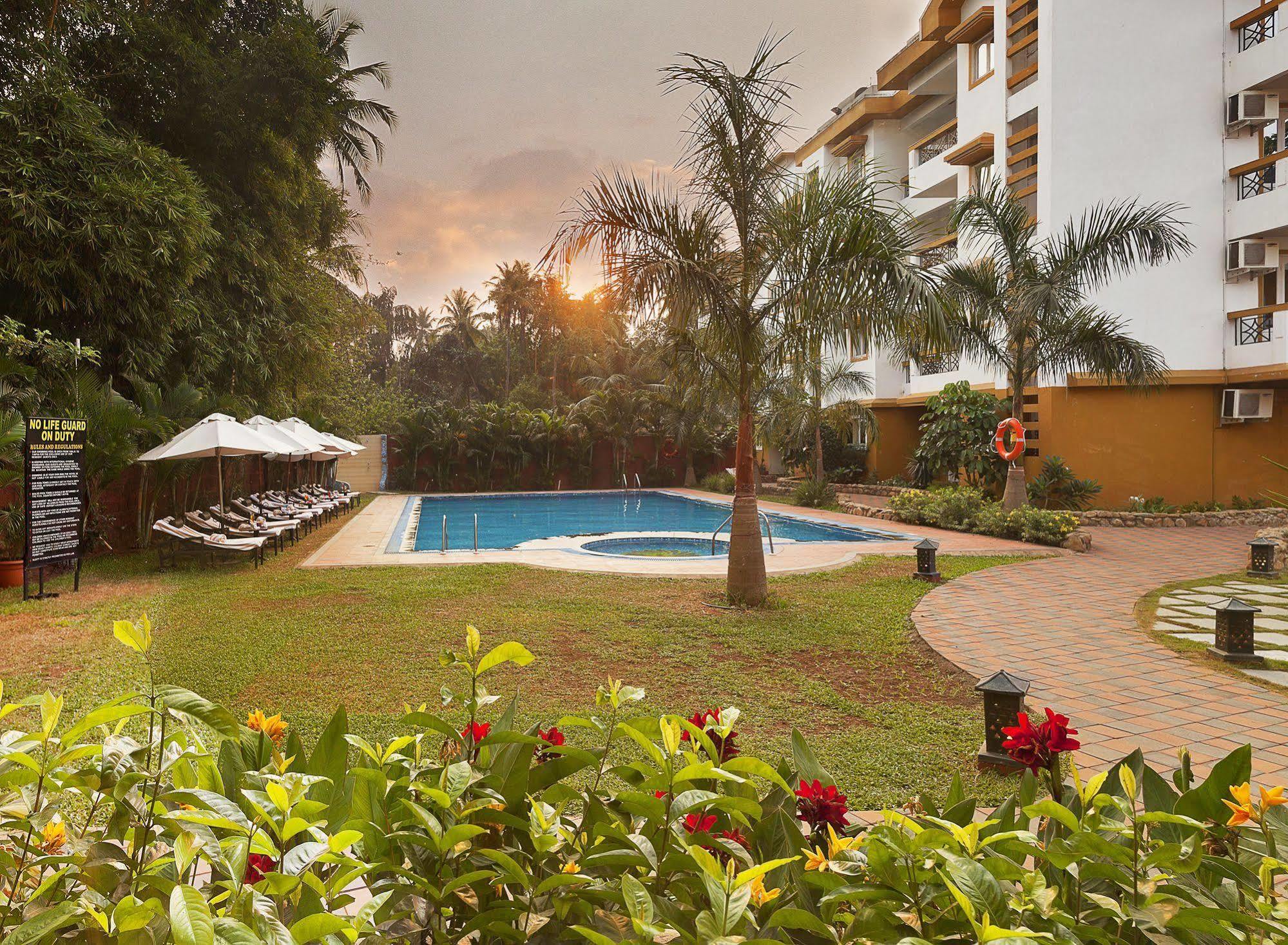 Crystal By Morpho, Goa Villagio Resort Betalbatim Bagian luar foto