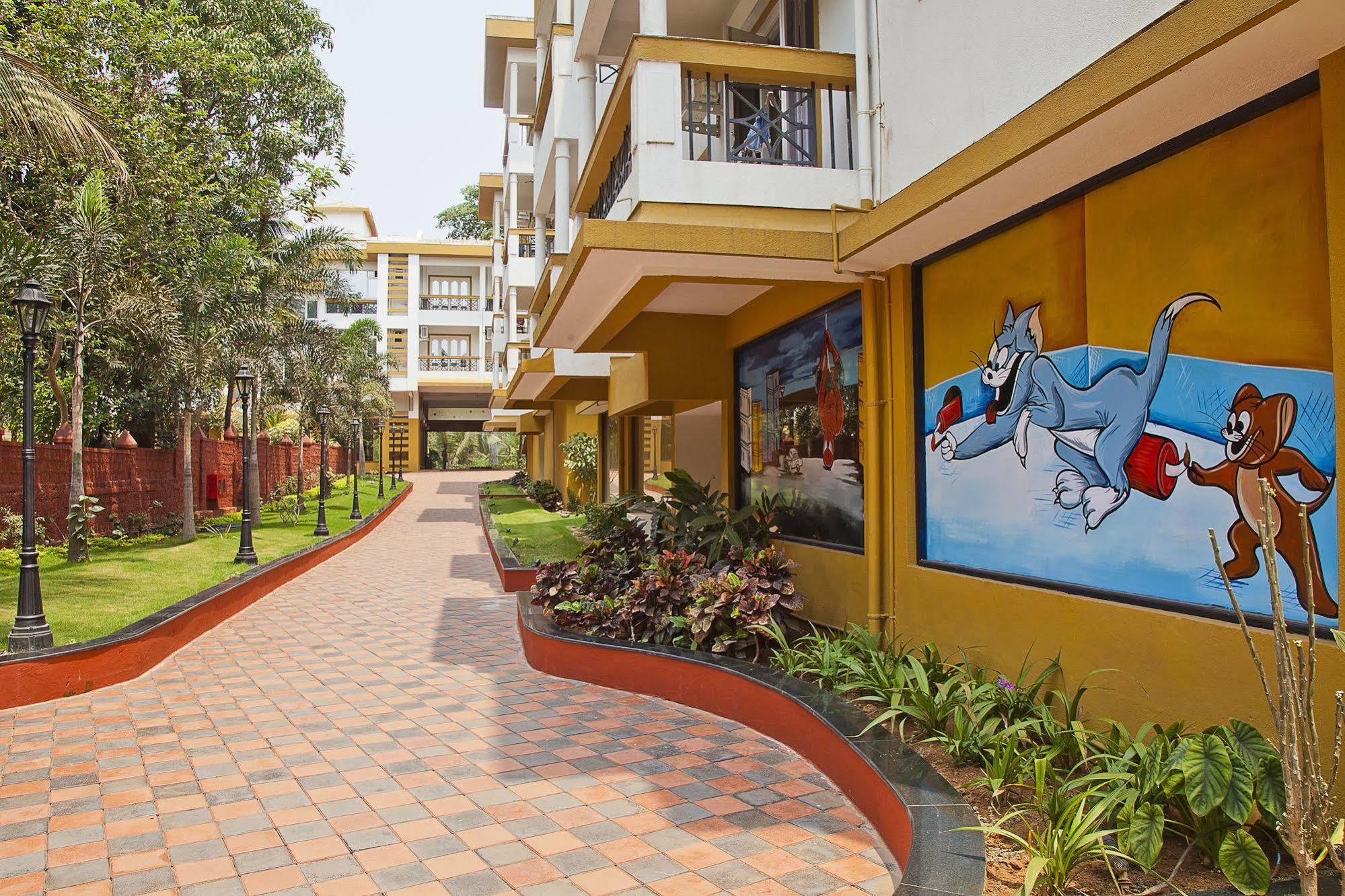 Crystal By Morpho, Goa Villagio Resort Betalbatim Bagian luar foto