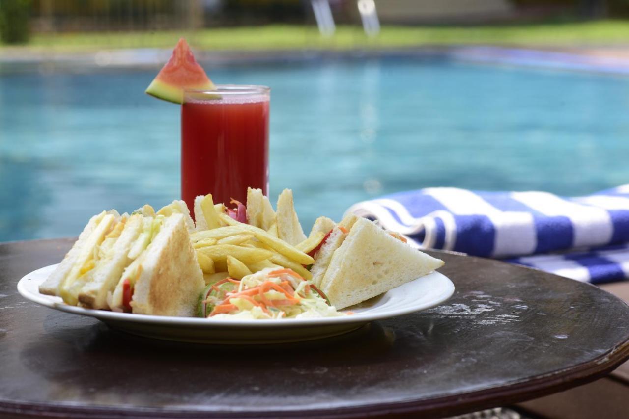 Crystal By Morpho, Goa Villagio Resort Betalbatim Bagian luar foto